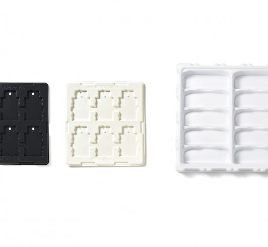 Electronic parts tray